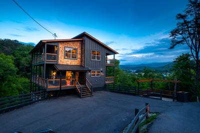 Honey Bear cabin and parking area at dusk