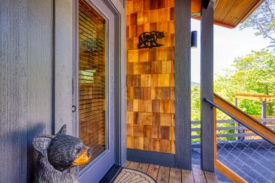 Honey Bear covered entry deck 