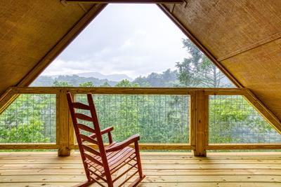Bearadise Mountain Lodge upper level balcony with mountain views 