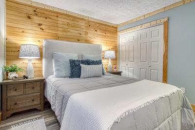Ober the Rainbow bedroom one with queen size bed