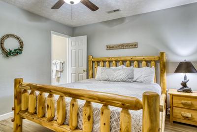 Lee's Creekside main level bedroom with king size bed
