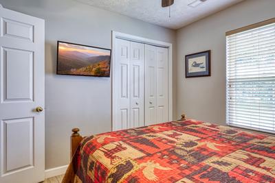 Lee's Creekside queen size bed in bedroom two