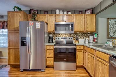 Whispering River fully furnished kitchen