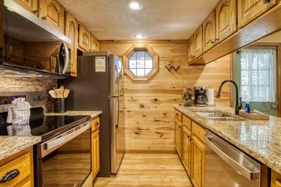 Forest Hollow fully furnished kitchen