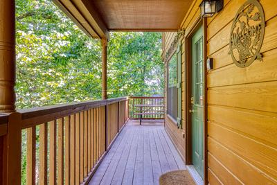 Forest Hollow covered entry deck