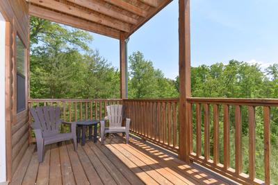 Pigeon Forge Cabin Outdoor Seating Area