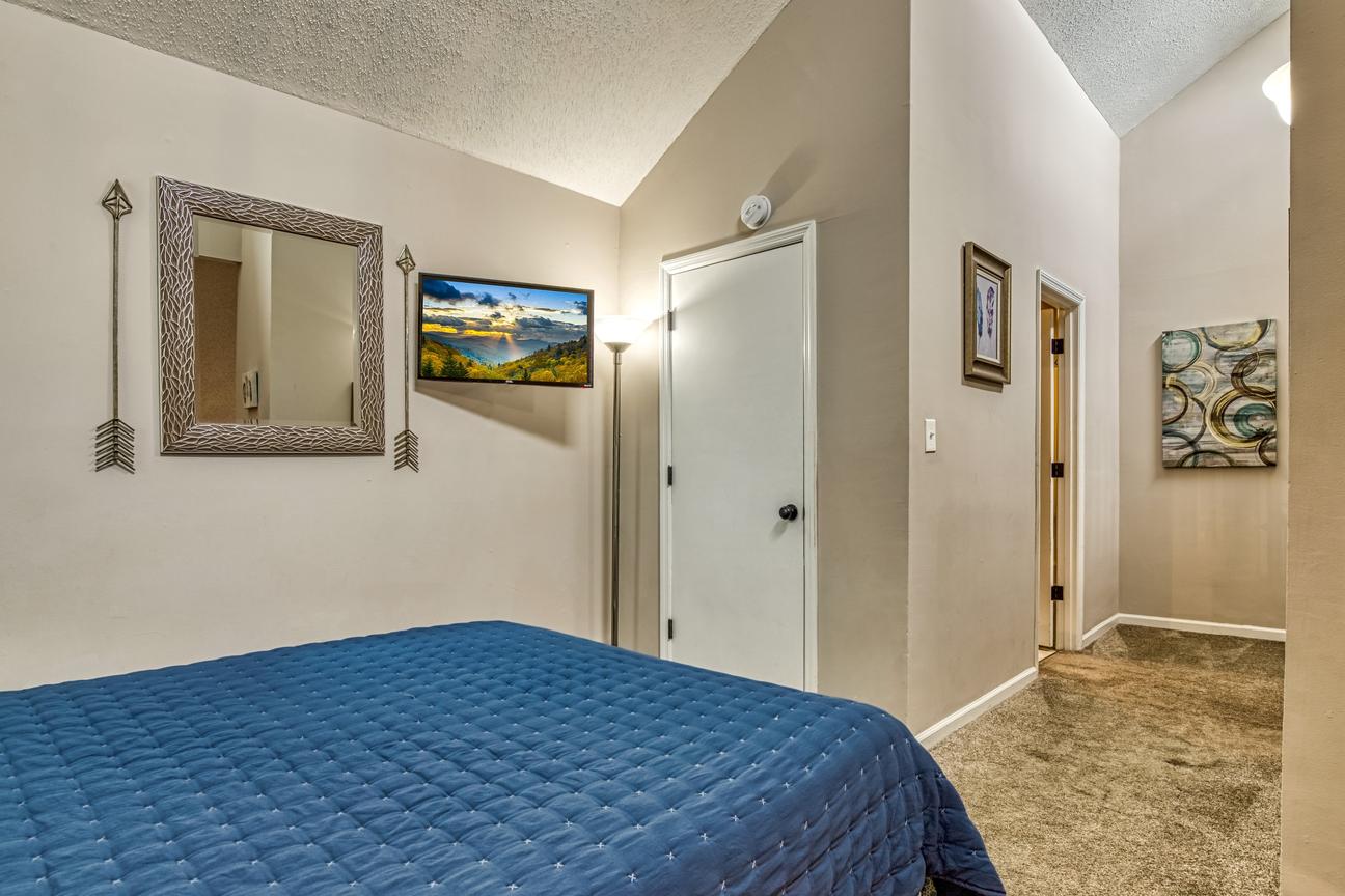 Gatlinburg Village Unit 502