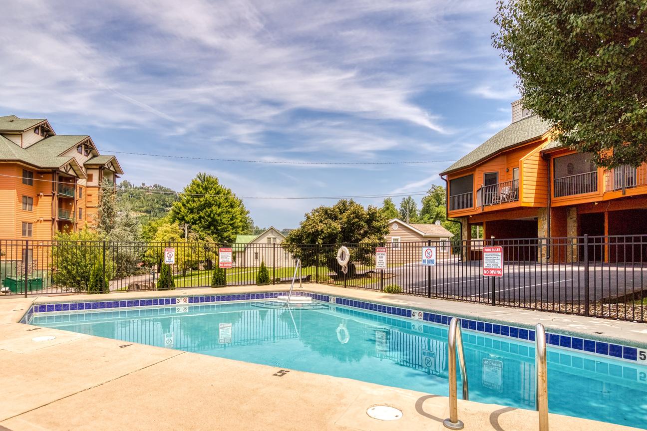 Gatlinburg Village Unit 502