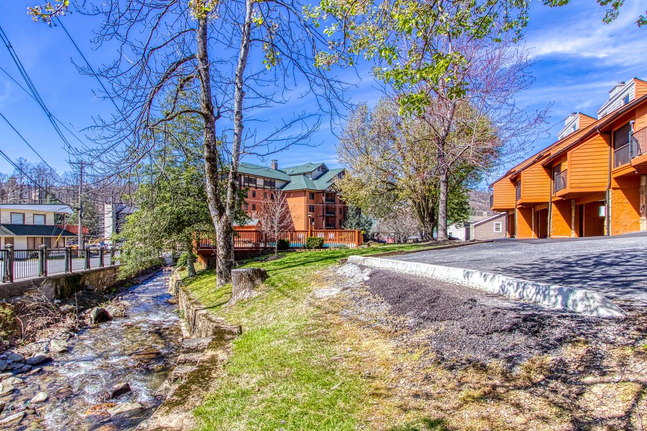 Downtown Creekside III