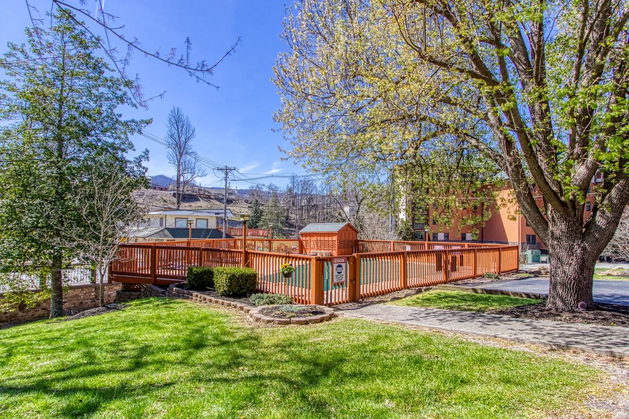 Downtown Creekside III