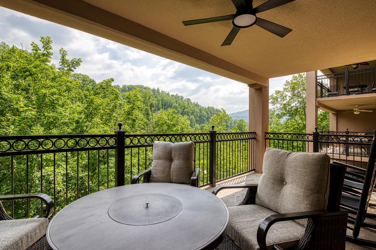 Gatehouse Downtown Creekside V