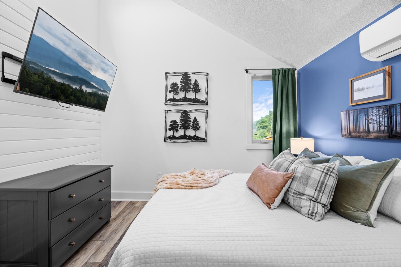 Gatlinburg Village 302