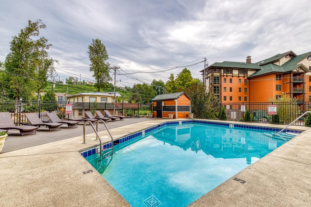 Gatlinburg Village 505