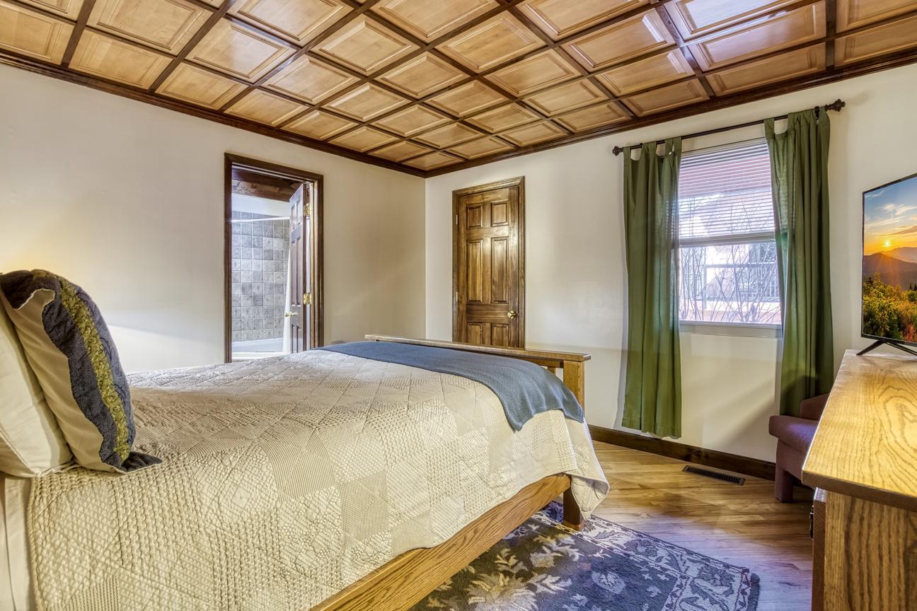 Gatlinburg Village Unit 201