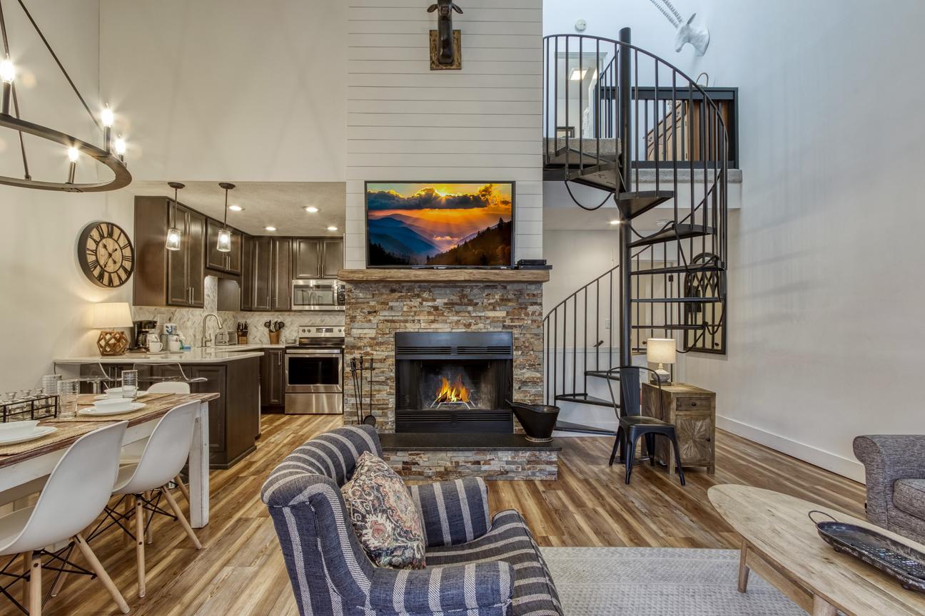 Downtown Creekside III
