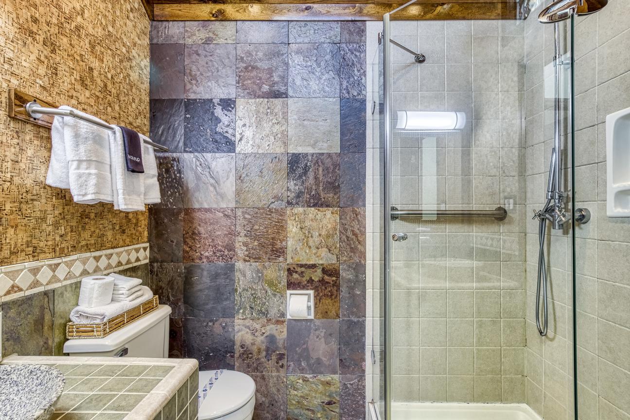 Gatlinburg Village Unit 201