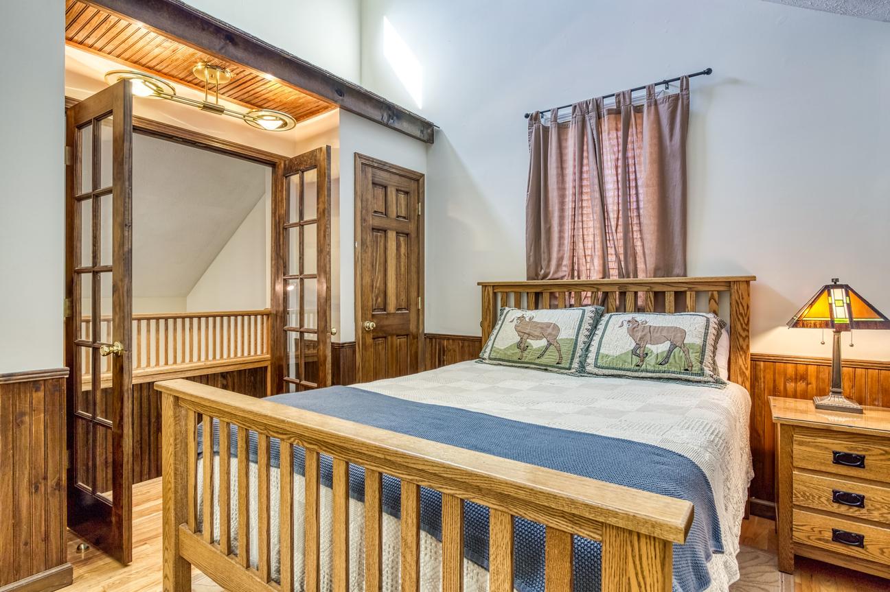 Gatlinburg Village Unit 201