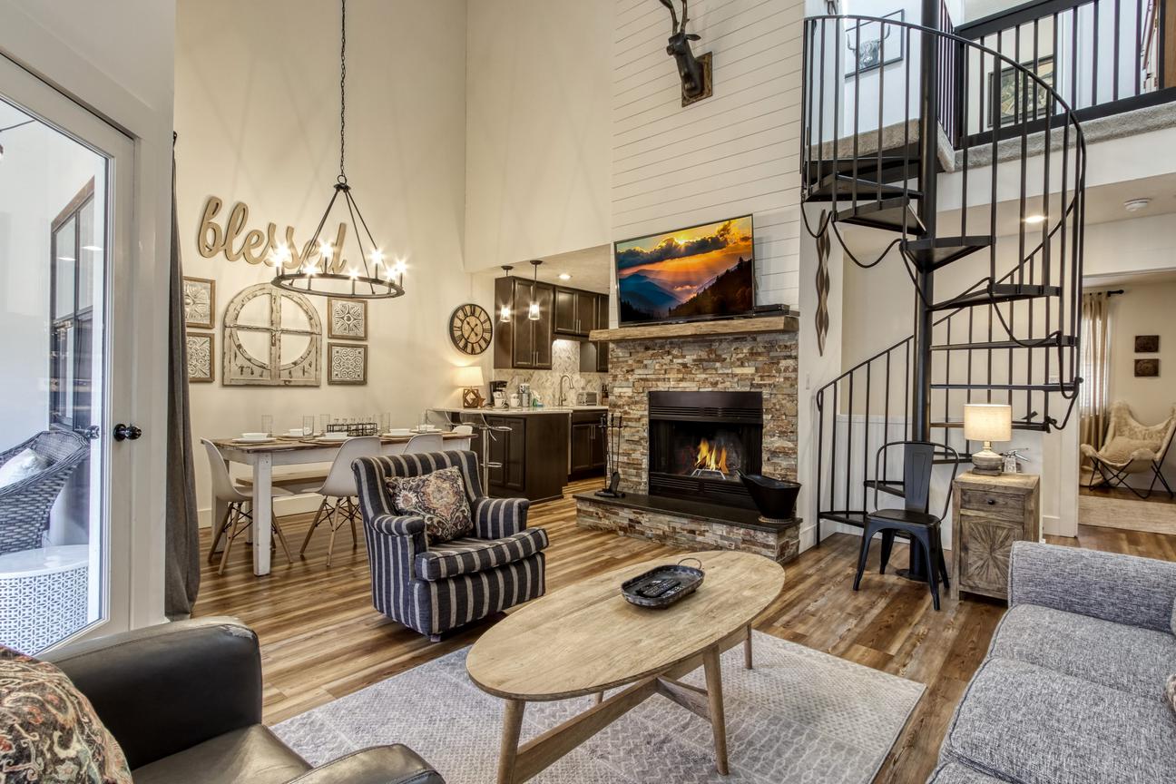 Downtown Creekside III