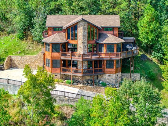 Gatlinburg Village Almost Home