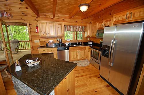 Black Bear Lodge 4 Bedroom Vacation Cabin Rental In Pigeon Forge Tn