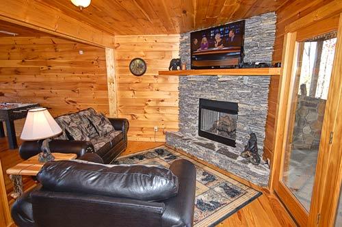 Black Bear Lodge 4 Bedroom Vacation Cabin Rental in Pigeon Forge, TN