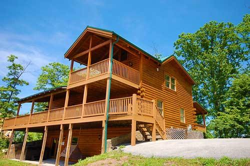 Black Bear Lodge 4 Bedroom Vacation Cabin Rental in Pigeon ...