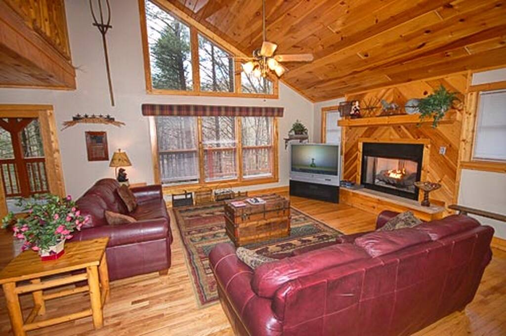 Bear Britches Lodge 7 Bedroom Vacation Cabin Rental In Pigeon