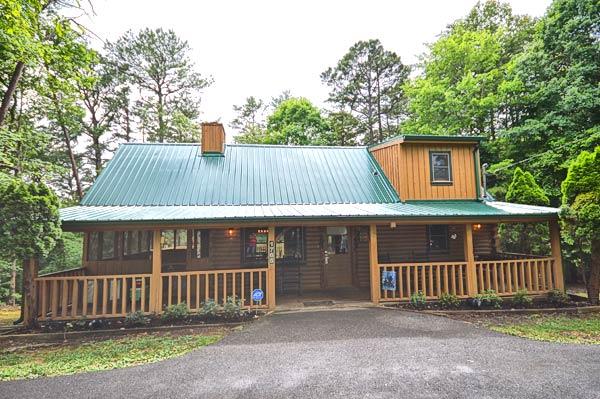 Great Outdoors Cabin Rentals :: Black Bear Bungalow