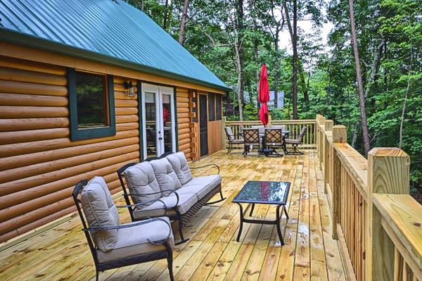 Great Outdoors Cabin Rentals :: Black Bear Bungalow