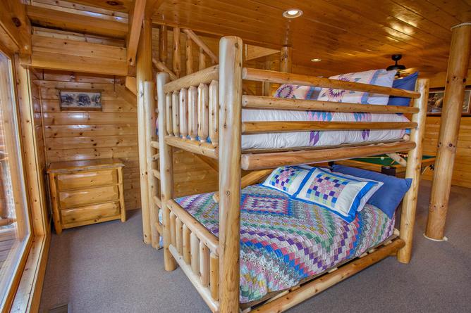 A PIECE OF HEAVEN Cabin Rental A PIECE OF HEAVEN Cabin Rental