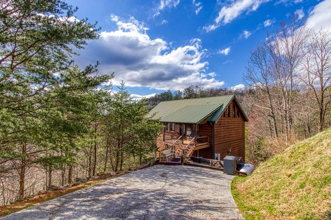 RYLAND'S RIDGE Cabin Rental