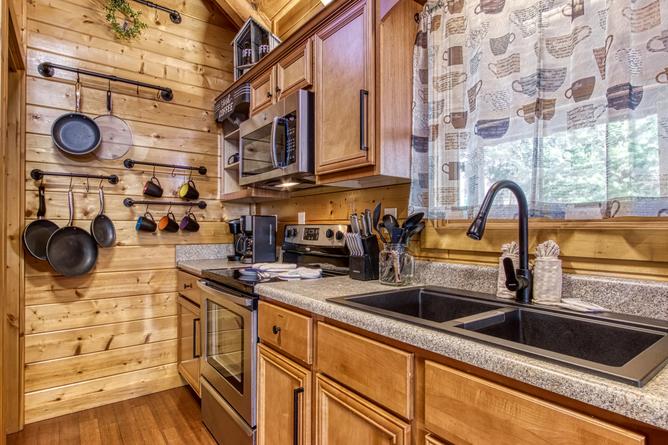 RYLAND'S RIDGE Cabin Rental