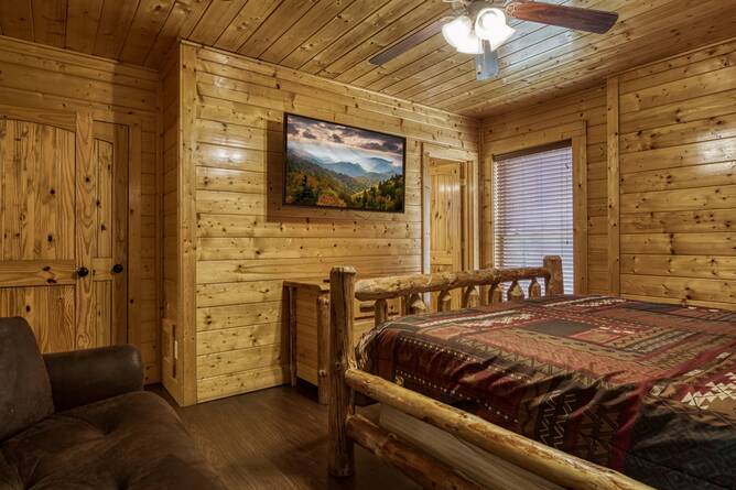 MOUNTAIN BREEZE MANOR Cabin Rental