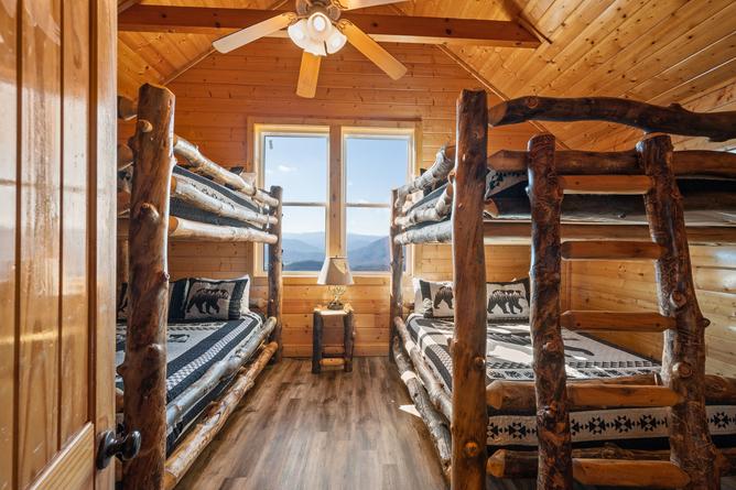 AMAZING VIEW MANOR Cabin Rental