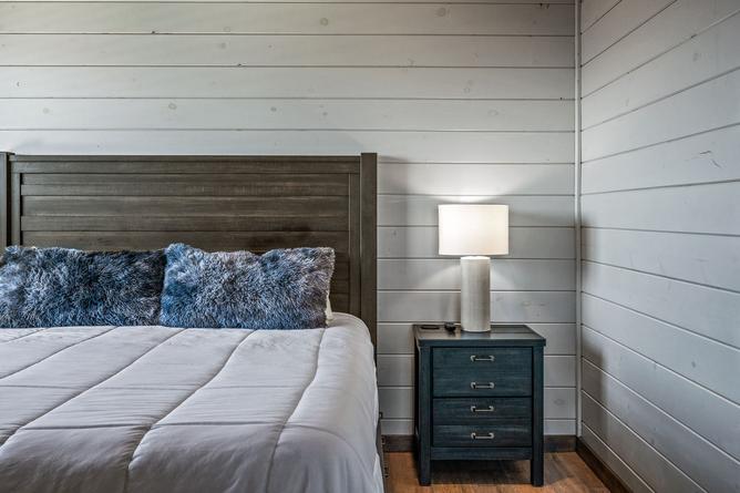 LUCID DREAMS LODGE Cabin Rental LUCID DREAMS LODGE Cabin Rental