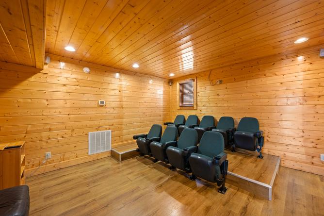 PARKSIDE PALACE Cabin Rental