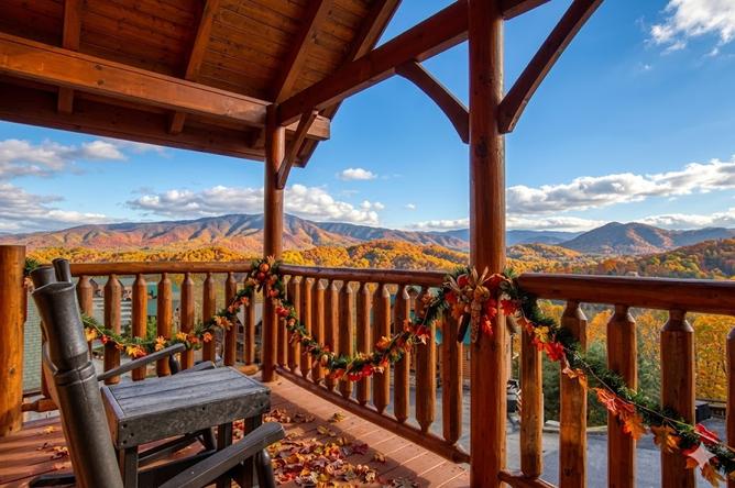 BEAR-RIFFIC VIEW  Cabin Rental