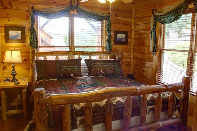 BEAR-RIFFIC VIEW  Cabin Rental