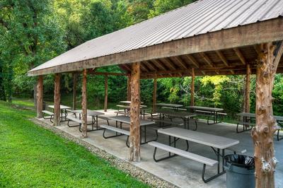 ARROWHEAD LODGE