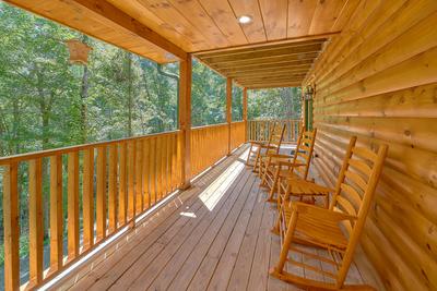 HEMLOCK HIDEAWAY LODGE