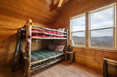 AWESOME VIEW LODGE