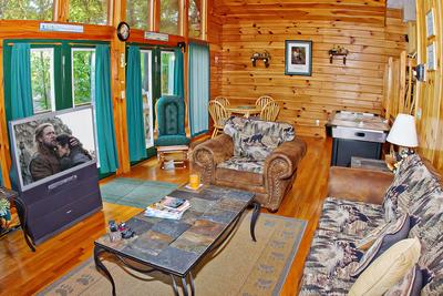 HILLSIDE HIDEAWAY