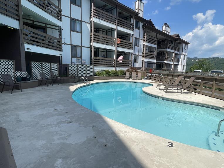 In the Heart of Gatlinburg Condo 216