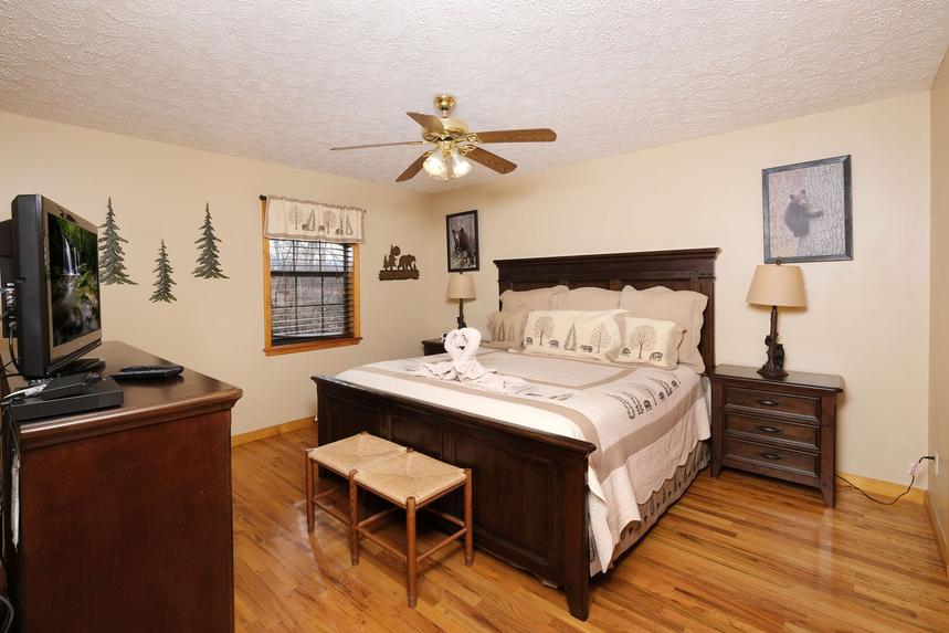 Peekin' Over Pigeon Forge