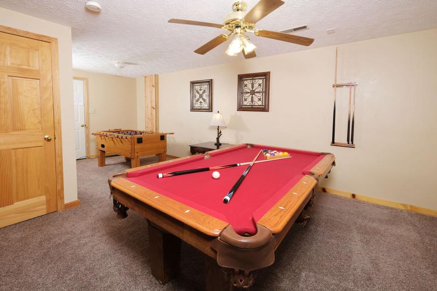 Peekin' Over Pigeon Forge