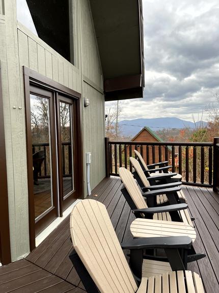 Peekin' Over Pigeon Forge