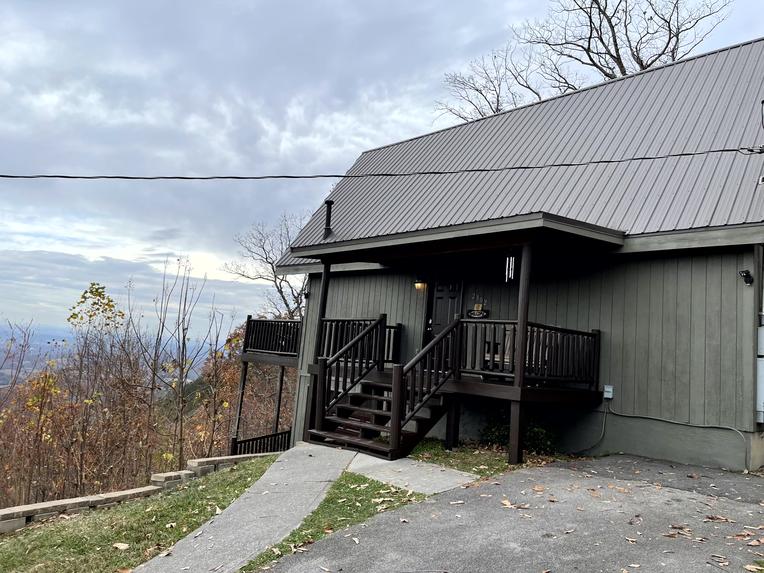 Peekin' Over Pigeon Forge