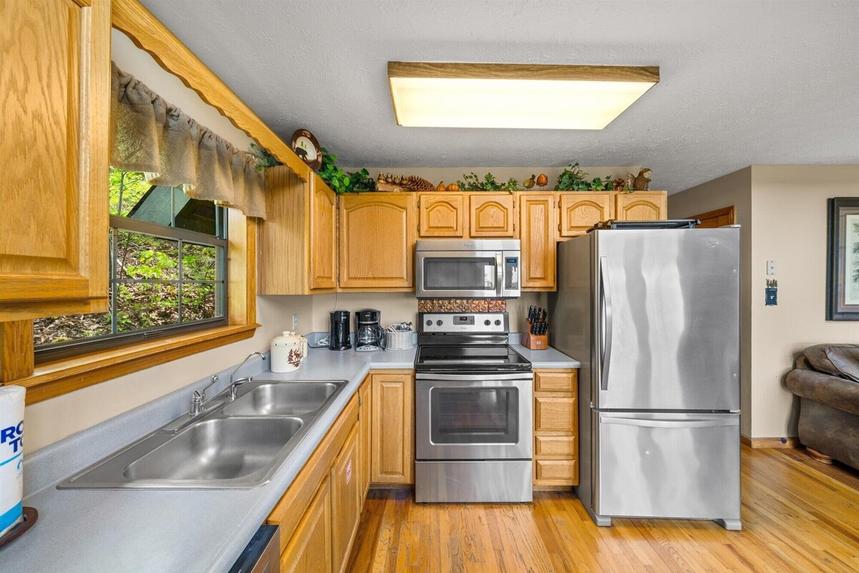 Peekin' Over Pigeon Forge