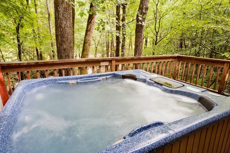 Bubbling hot tub on the deck of Leprechaun Island