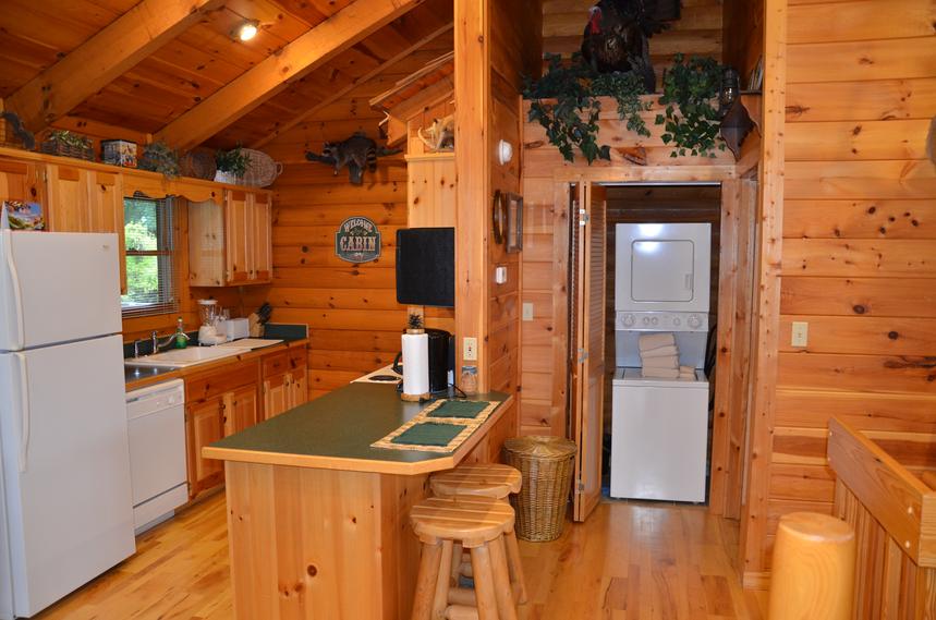 Full kitchen with washer/dryer combo